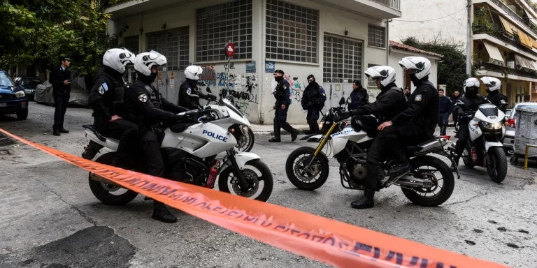 Αγνωστοι «σήκωσαν» δύο χρηματοκιβώτια στη Θεσσαλονίκη -Μεγάλη η λεία των δραστών
